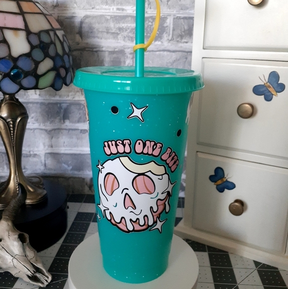 Cold cup. Spooky‎ melting conchas & pan dulce. With straw & topper - Picture 2 of 8